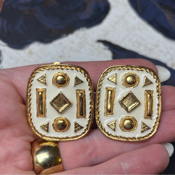 Vintage 80s Oversized Chunky Square Gold and Cream Enamel Geometric Earrings D1 - Picture 6 of 10